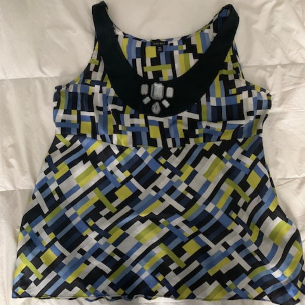 Nine West 100% silk satin fitted top. Hand wash.